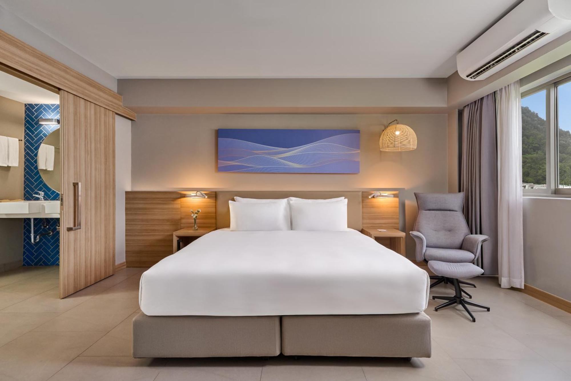 Two-Bedroom Suite One Double Two Single Beds,1731516733:JPEG