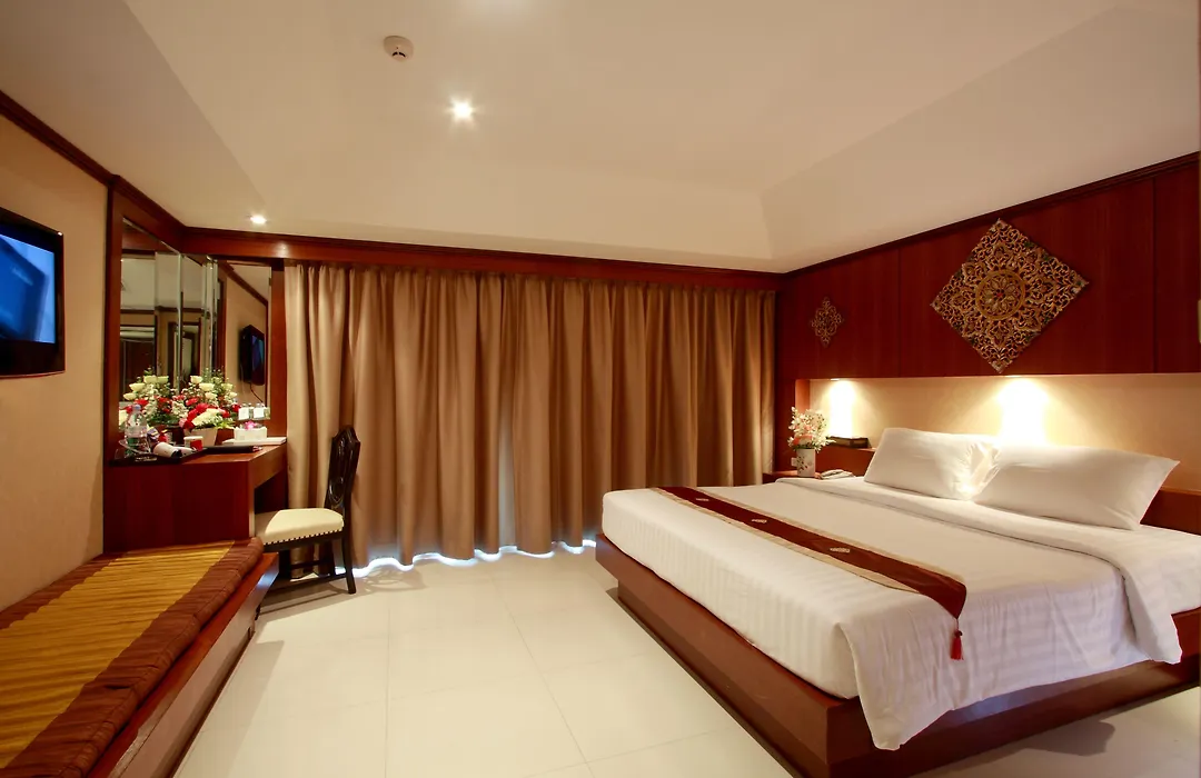 Rayaburi Hotel, Patong-1